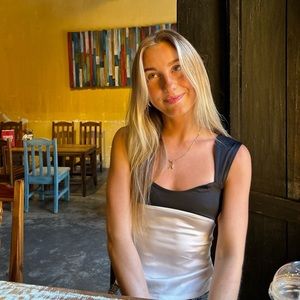 Meet your Posher, Baya